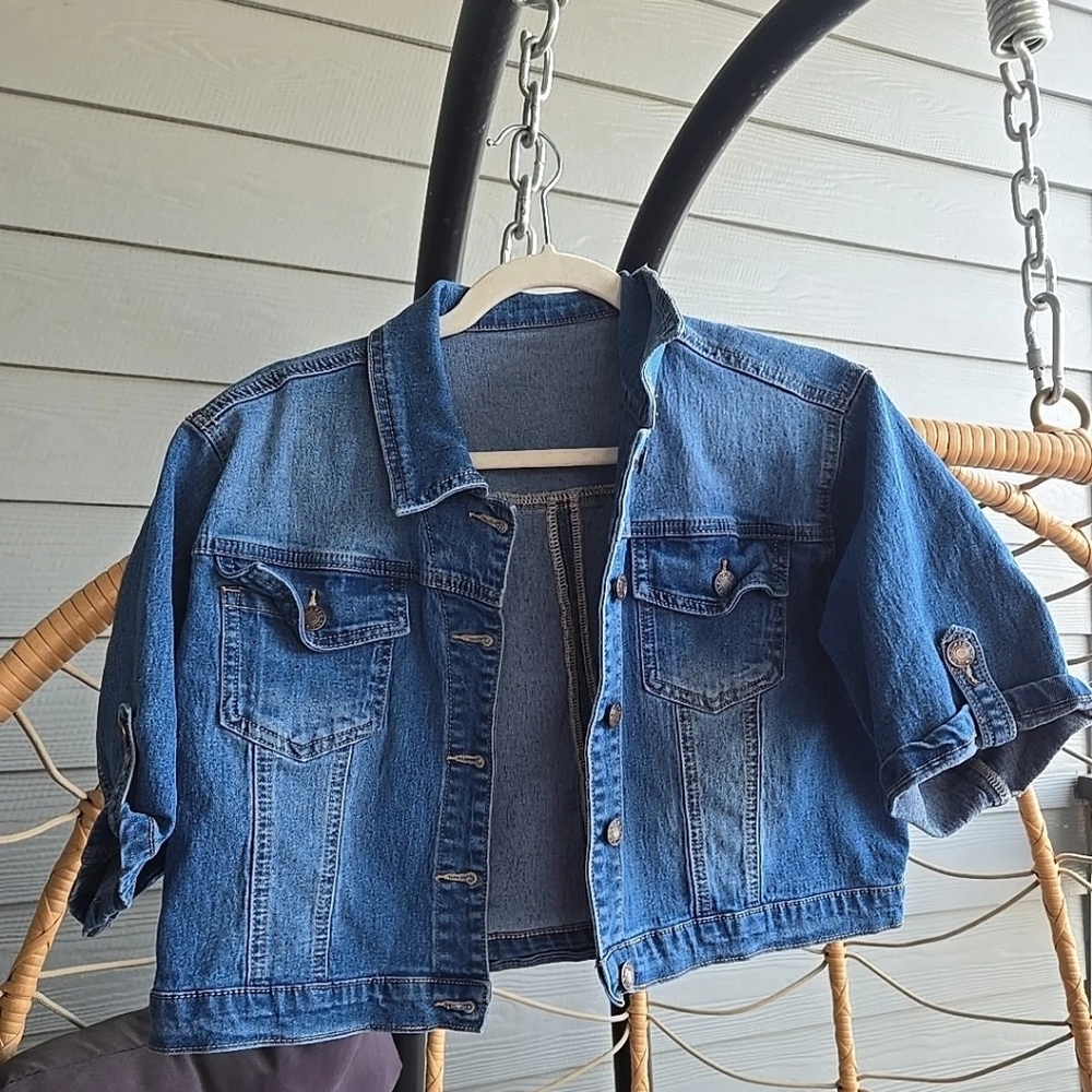 Cropped Jean Jacket Size XL
